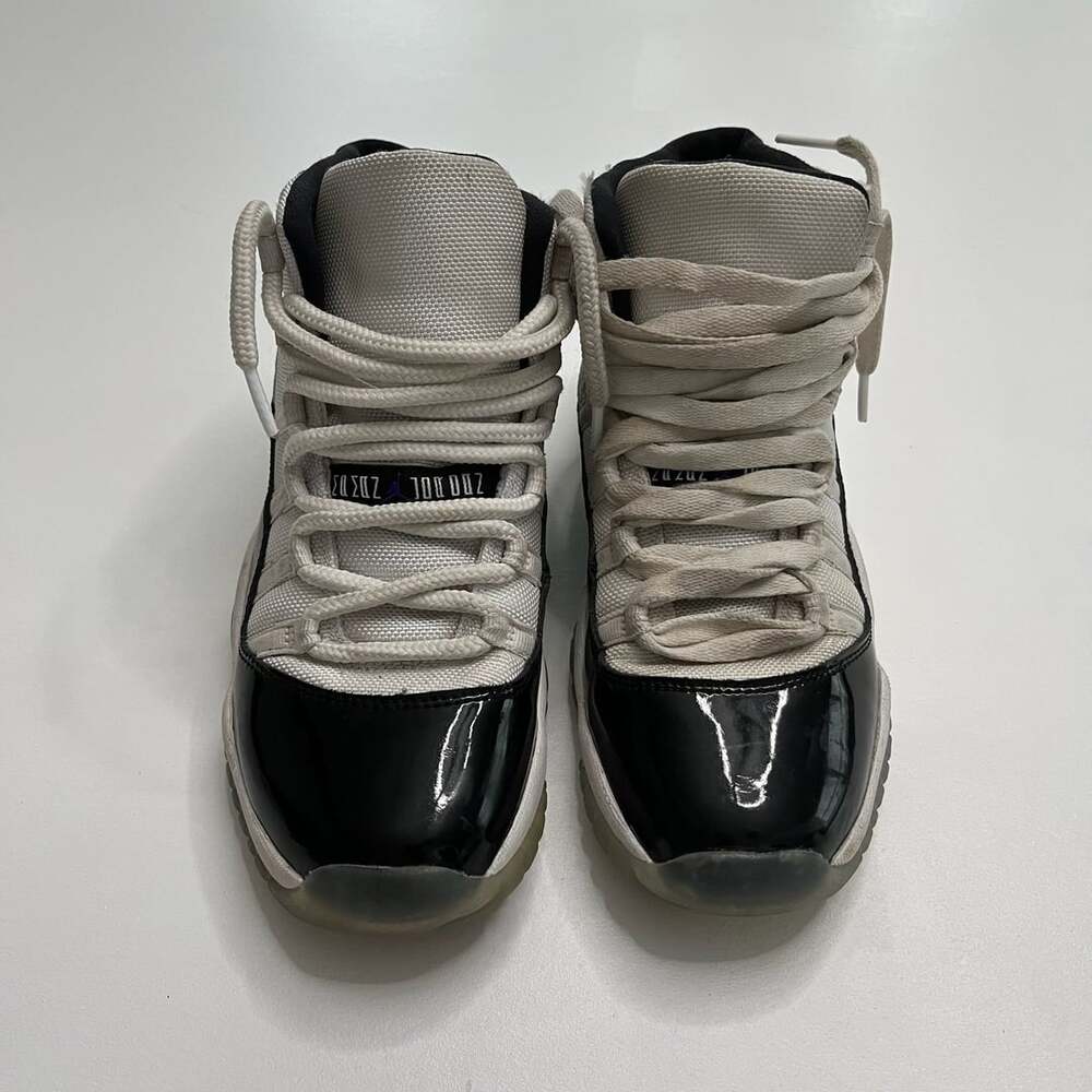 Nike Air Jordan 11 Retro Concord Size 6Y Black White